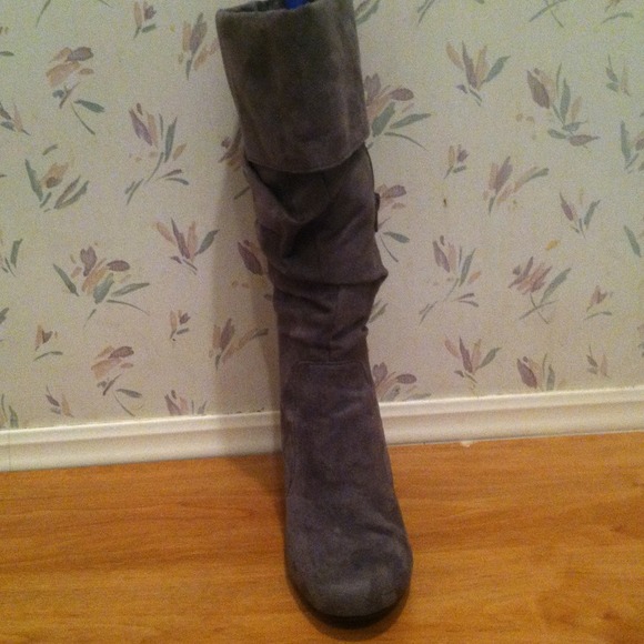 Grey boots - Picture 1 of 4