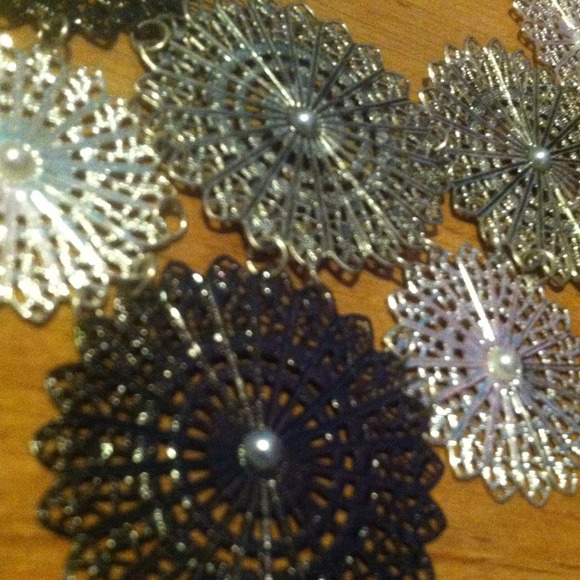 Necklace. - Picture 2 of 3