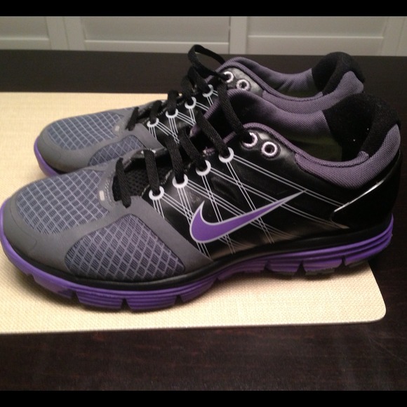 Grey and purple Lunarglide Nike shoes!