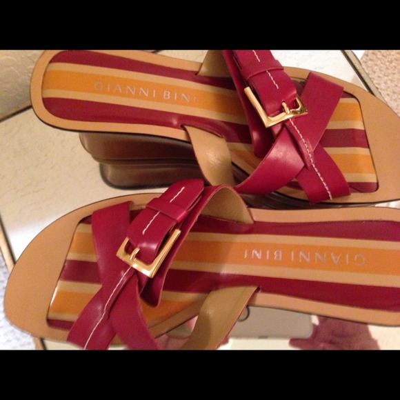 Read sandals