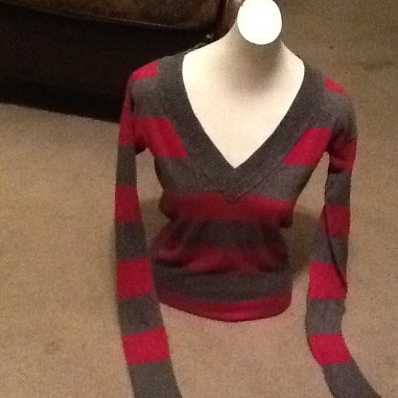 🎈🎈pink and grey sweater 🎈🎈