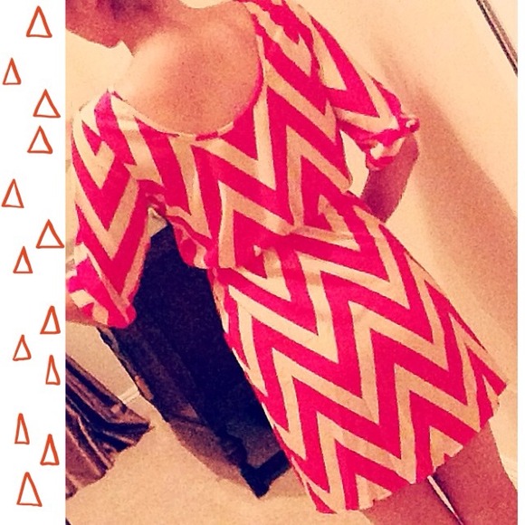 **REDUCED** Chevron Print 3/4" Sleeve Dress - Picture 2 of 4