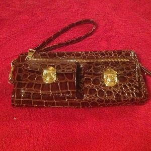 WRISTLET BROWN CROC DESIGN