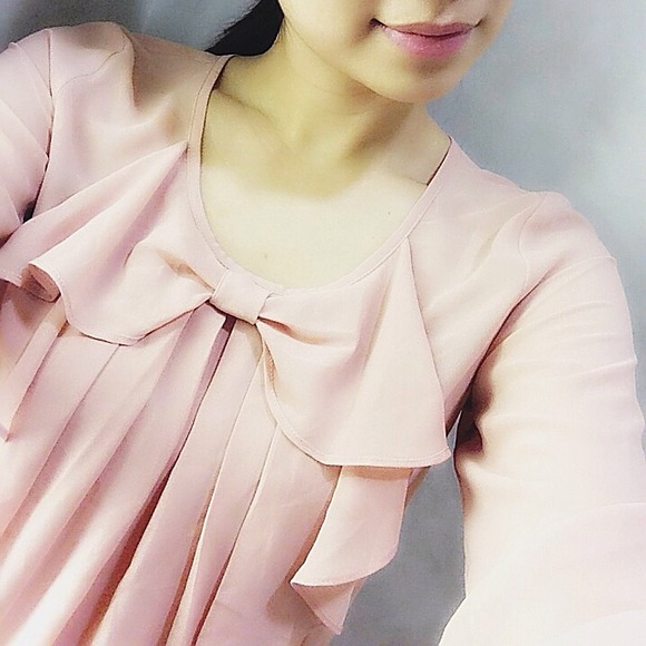 **REDUCED** Front Ruffle Bow Blouse - Picture 2 of 4