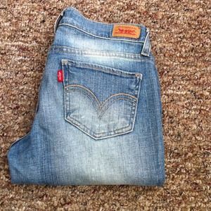 Sold in bundle !! Levi's 524 destructive jeans