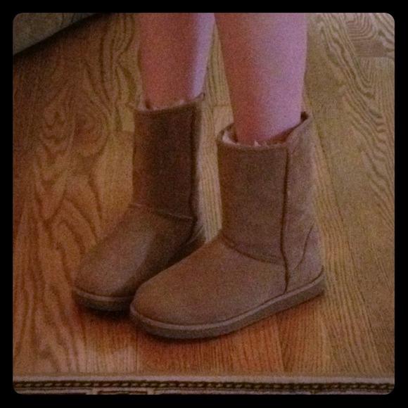 No brand winter boots!