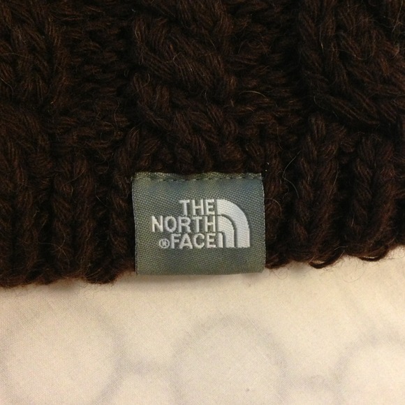 ❌✔ Bundled North Face Hat & VS tanks:)
