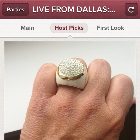 Host Picks💥💥💃👍 8/14!!!Swarovski crystals ring - Picture 4 of 4