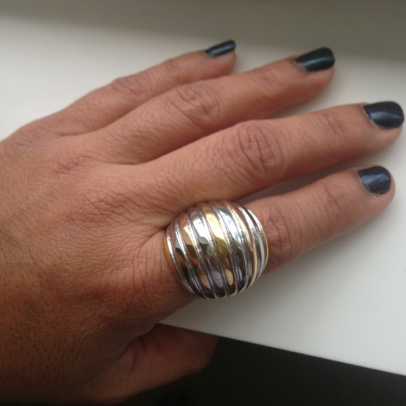 Jewelry - Ring/bundle 2 rings 8