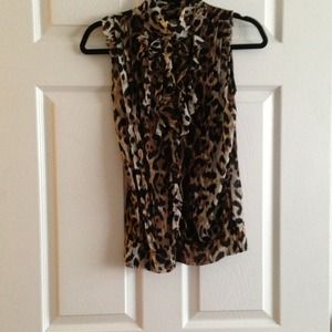 Leopard print sleeveless blouse