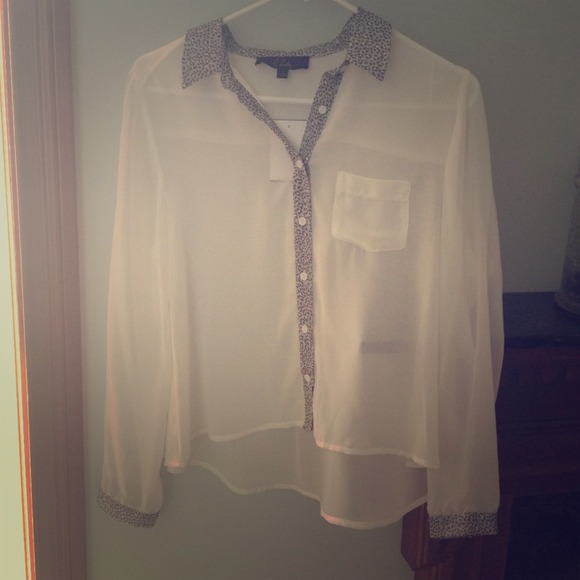 Elodie - High-low leopard sheer blouse - Picture 2 of 6