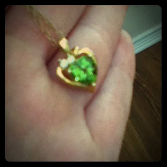 Beautiful Peridot and Gold Pendant