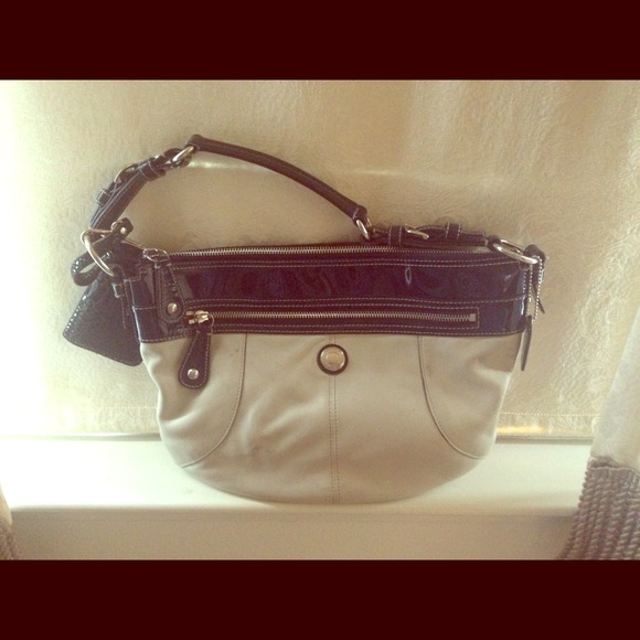 Authentic coach in medium- ivory n navy