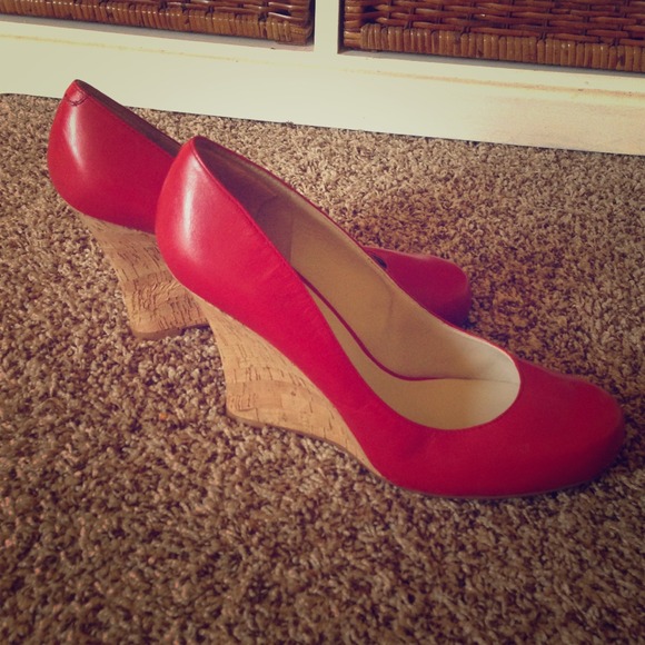 Red Nine West Pumps! 😘