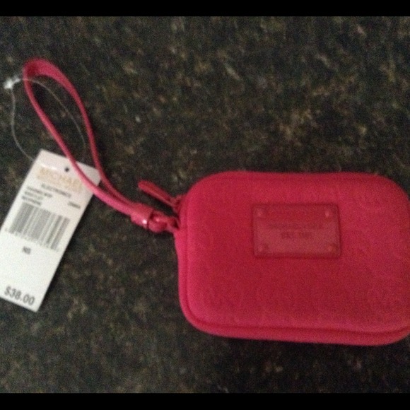 Small Hot Pink Michael Kors Case😄😄😄👜👜