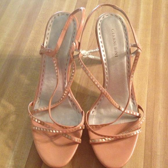 🔥Clearance🔥Coral strapped heels-bundled