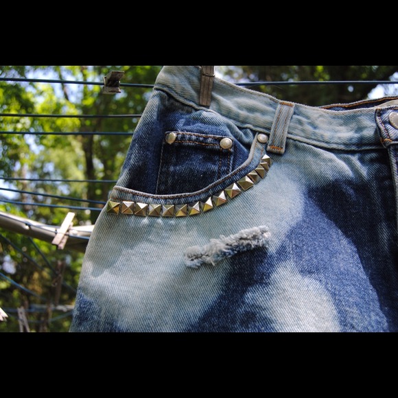Hand bleach high waisted denim shorts size 9/10_2