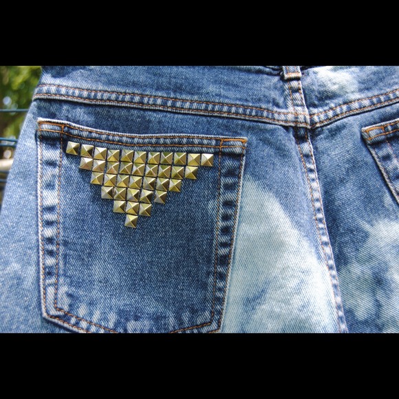 Hand bleach high waisted denim shorts size 9/10_4