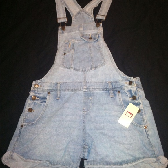 SOLD IN BUNDLE @marriedwchild