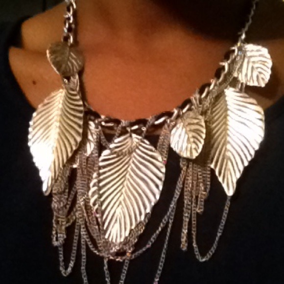 Beautiful leaf necklace