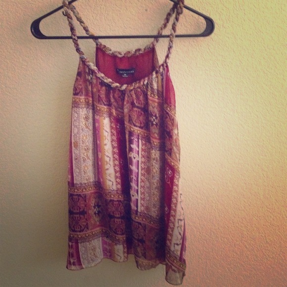❌Sold❌Maroon twisted strap top
