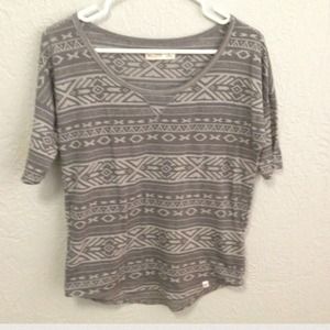 BUNDLE💕 volcom flip flops and hollister top