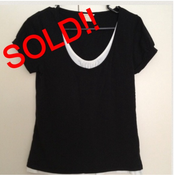 💥SOLD IN BUNDLE💥Michael Kors Top