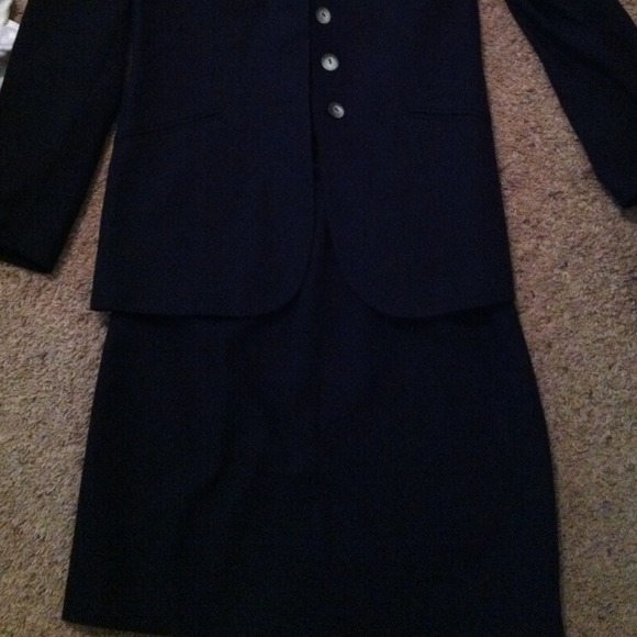 Navy Blue Preston & York suit. - Picture 2 of 2