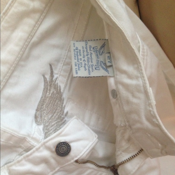 Robin's - Picture 3 of 4