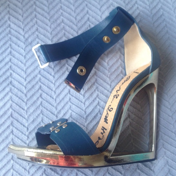 Lanvin Shoes - π 11/9 HP π on SALE!!! BRAND NEW Lanvin Wedges Lanvin Shoes - π 11/9 HP π on SALE!!! BRAND NEW Lanvin Wedges
