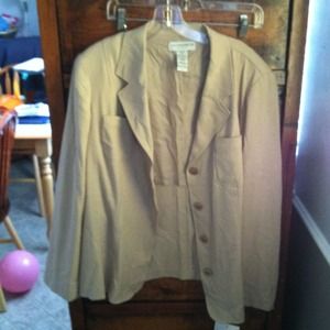 Tan lite weight jacket@@ price reduced