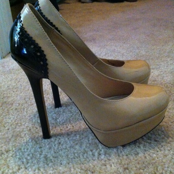 ❌SOLD❌Steve Madden nude pumps