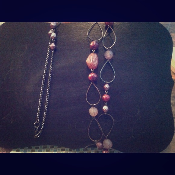Long necklace (purple)