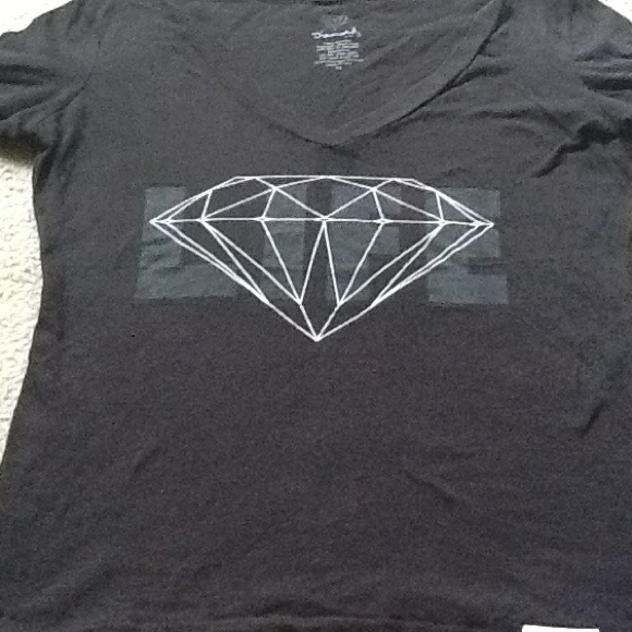 ❌Sold in bundle❌💎💎Diamond💎💎 black t-shirt - Picture 3 of 4