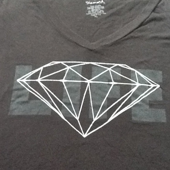 ❌Sold in bundle❌💎💎Diamond💎💎 black t-shirt - Picture 4 of 4