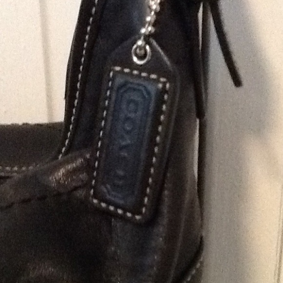 Reduced! Coach black medium hobo, authentic - Picture 2 of 3