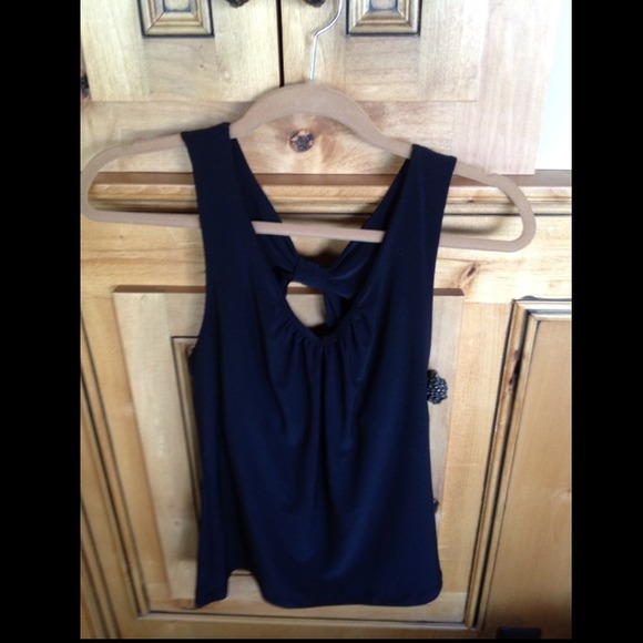 Black cut out top!💛💜💚❤💙💔💚💙💔💚💙💚💚💛