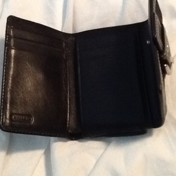 Reduced! Coach, trifold wallet.  Authentic. - Picture 2 of 2