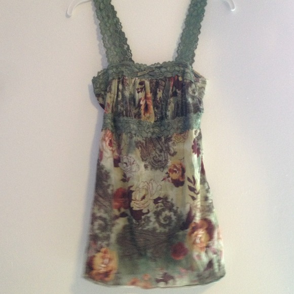 Outfit - Picture 3 of 3