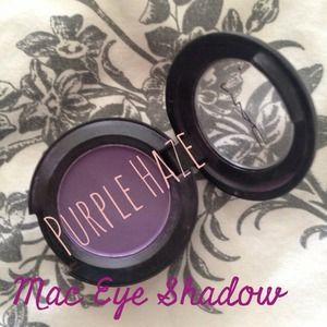 📍Sold📍Mac Eye Shadow Purple Haze