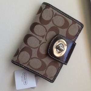 *SOLD* Coach Wallet NWT