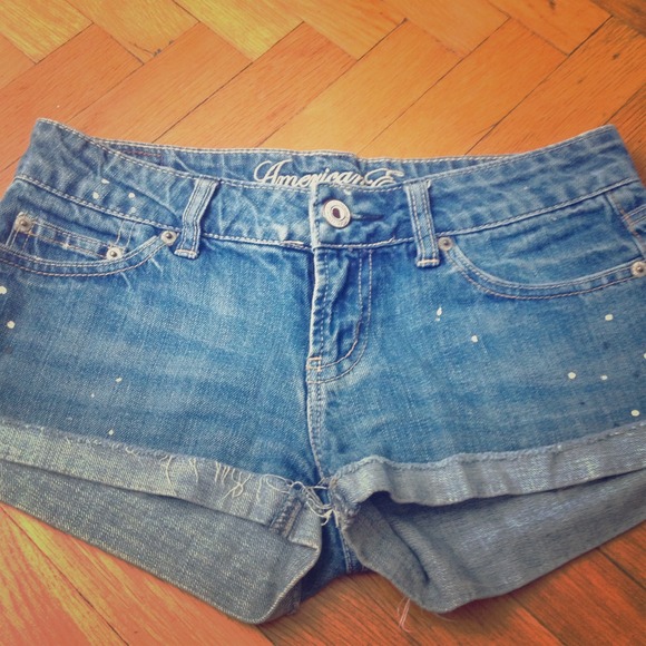 ❌ BUNDLED ❌ Distress paint American Eagle shorts.