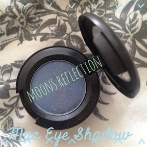 📍Sold📍Mac Eye Shadow Moons Reflection