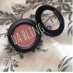 NWOT Mac Eye Shadow Da Bling