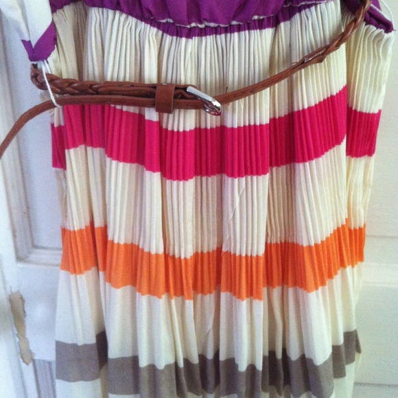 Dress - Picture 4 of 4
