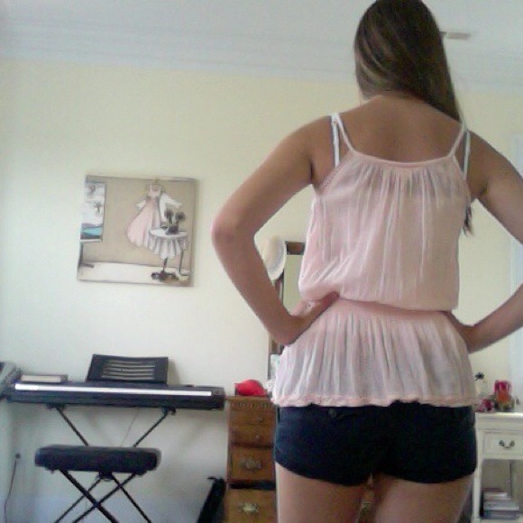 A cute pink top💗 - Picture 4 of 4