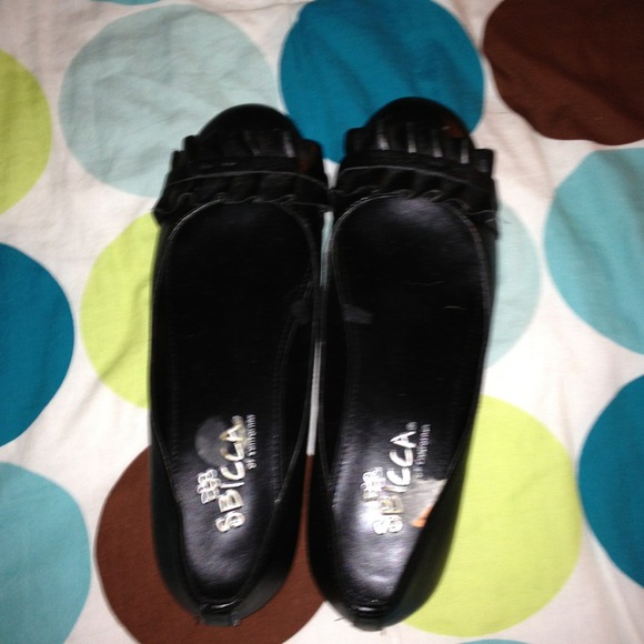 Black ruffle dress flats