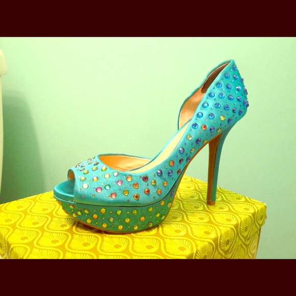 Blue jeweled Gianni Bini pumps