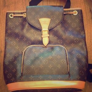 Loins Vuitton Backpack