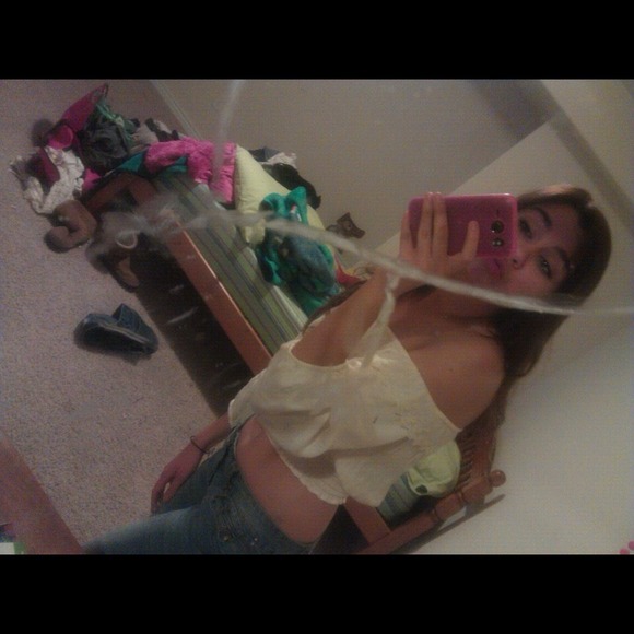 Off the shoulder scrunched crop top - Picture 2 of 2